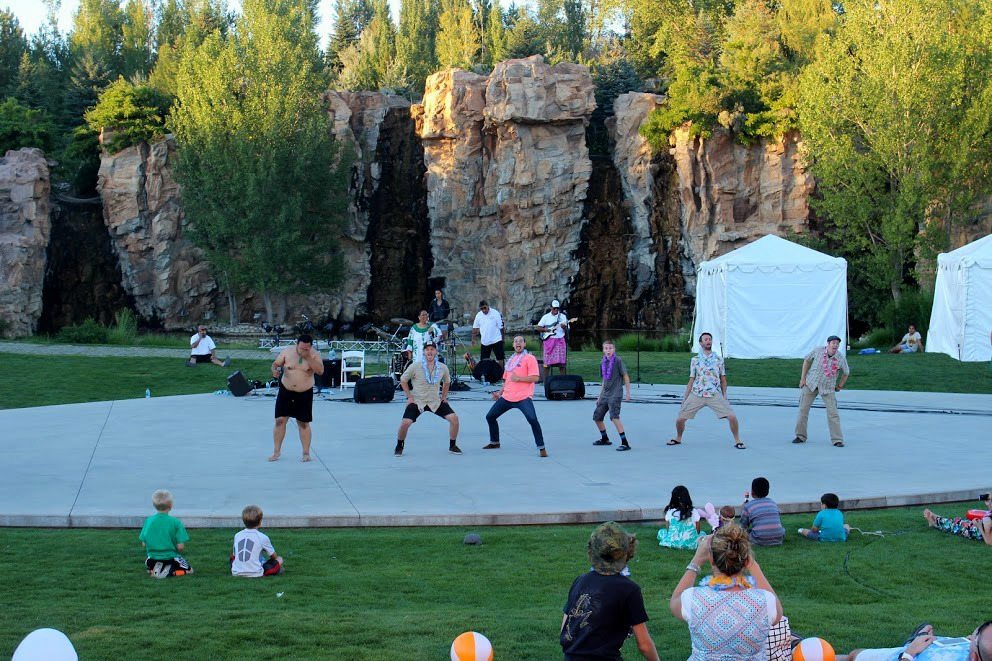 boost men dancing